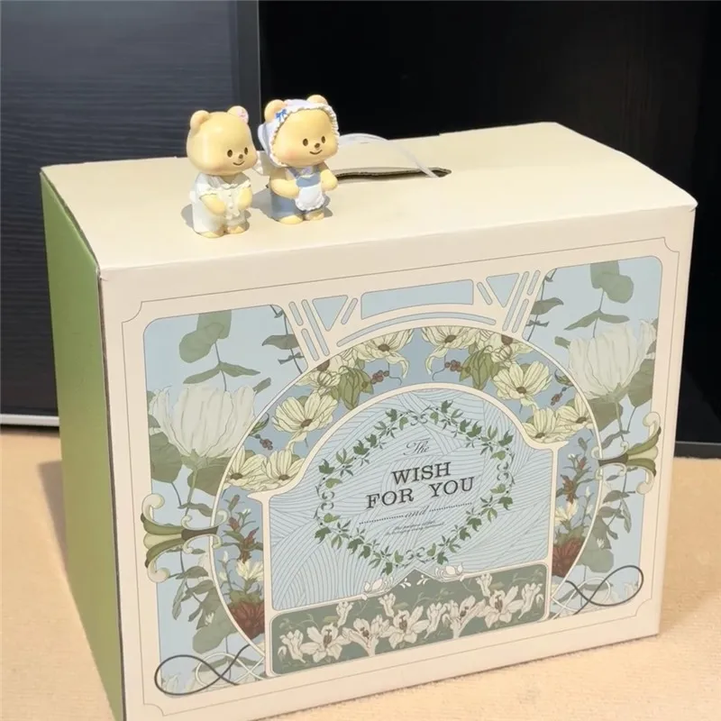 What are the characteristics of an exquisite gift box?