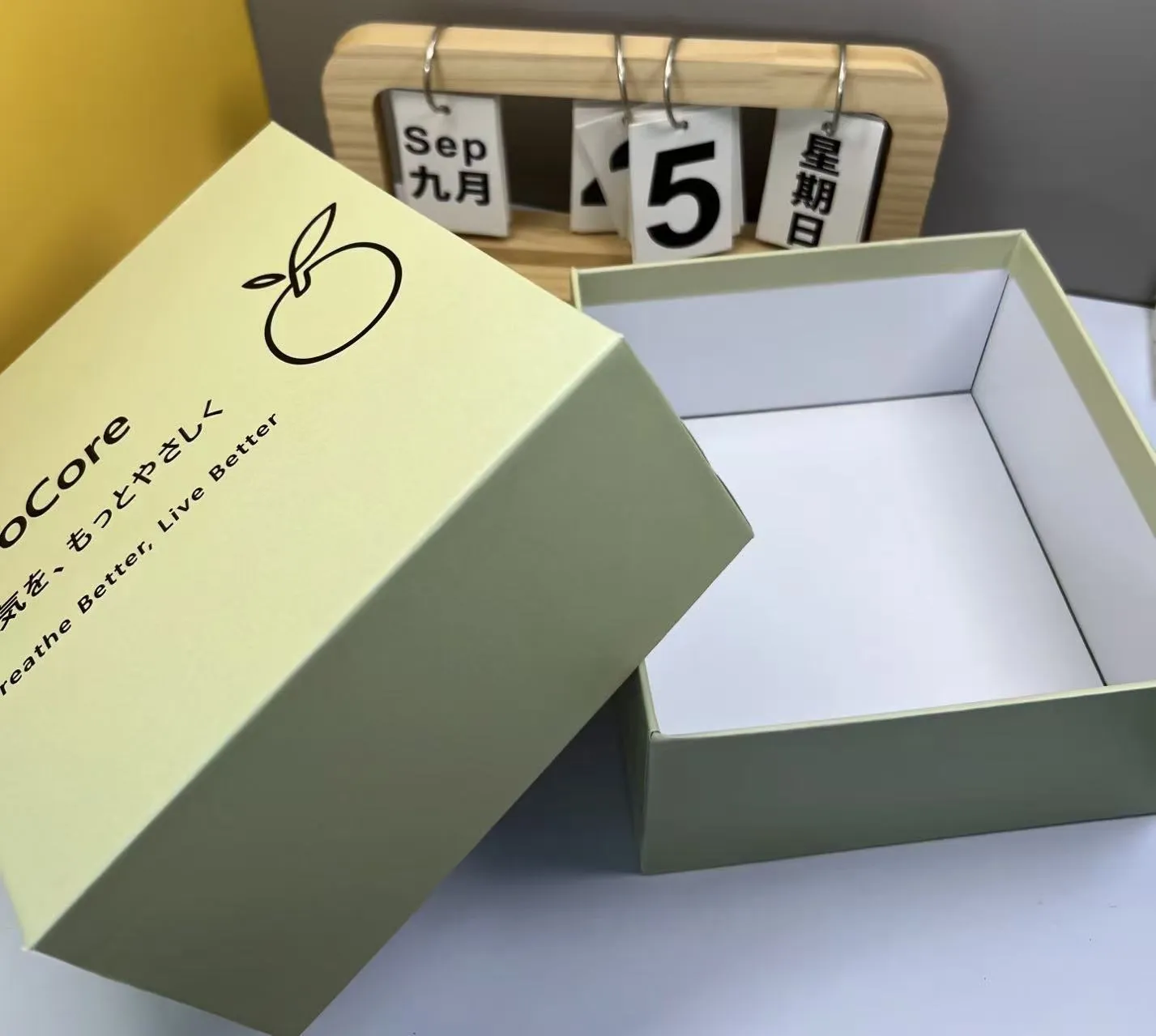 ​Which Rigid Packaging Fits Your Brand Better?