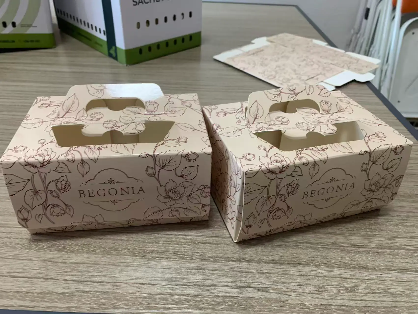Samples of Cake Boxes Have Been Delivered